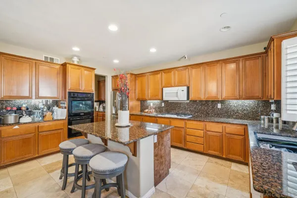 $1,049,000 | 3152 Beven Drive, Escondido, CA 92027