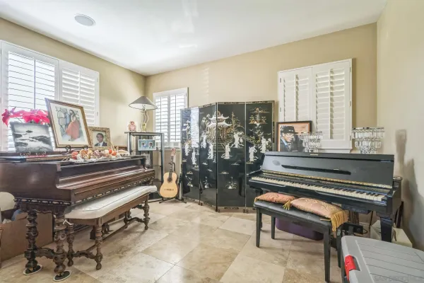 $1,049,000 | 3152 Beven Drive, Escondido, CA 92027