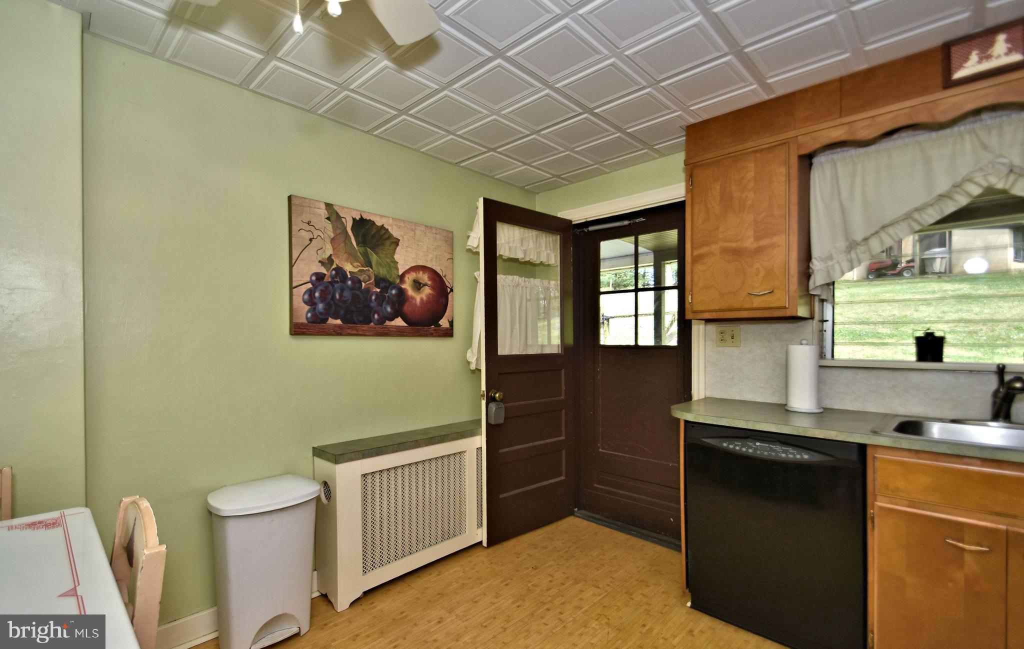 25 Riverside Drive Reading, PA 19605 - Photo 5 of 60 Gallery Image 5