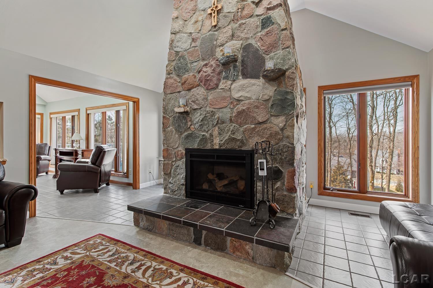 669 Stonecrest Adrian, MI 49221 - Photo 7 of 72 50168808-67aacc64-618c-4b13-a337-479647f64ef6.JPG