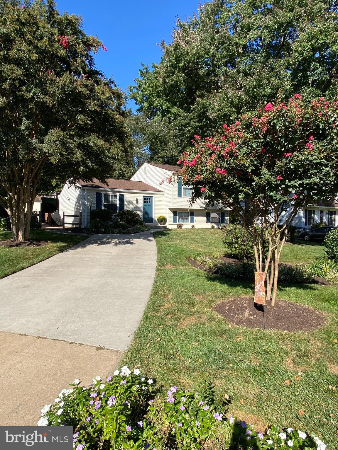 6108 Mantle Road Burke, VA 22015 - Photo 4 of 97 Perfectly Tucked at the end of a Cul-de-Sac!