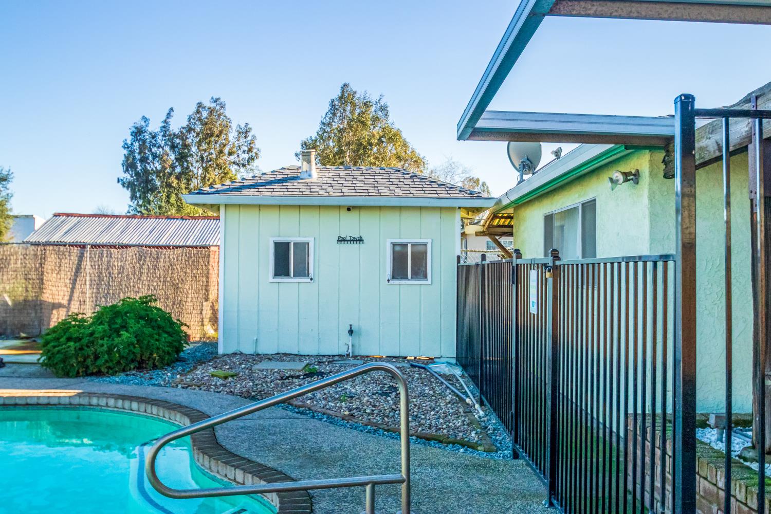 2423 I Street Rio Linda, CA 95673 - Photo 13 of 48 a backyard of a house
