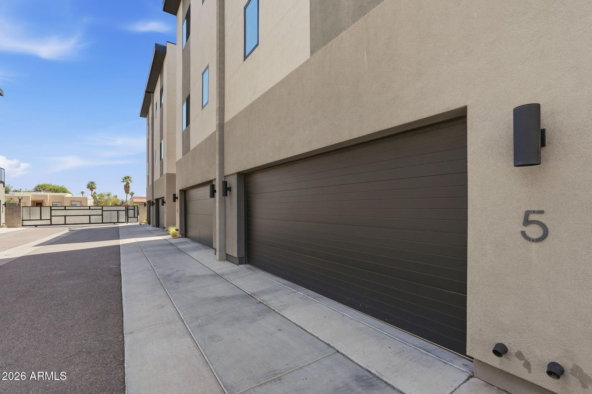 2727 East Thomas Road, Unit 5 Phoenix, AZ 85016 - Photo 2 of 41 a view of a terrace