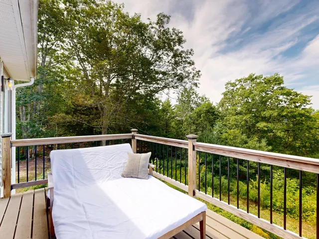 $695,000 | 26 Squiers Alley, Nobleboro, ME 04555