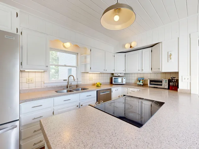 $695,000 | 26 Squiers Alley, Nobleboro, ME 04555