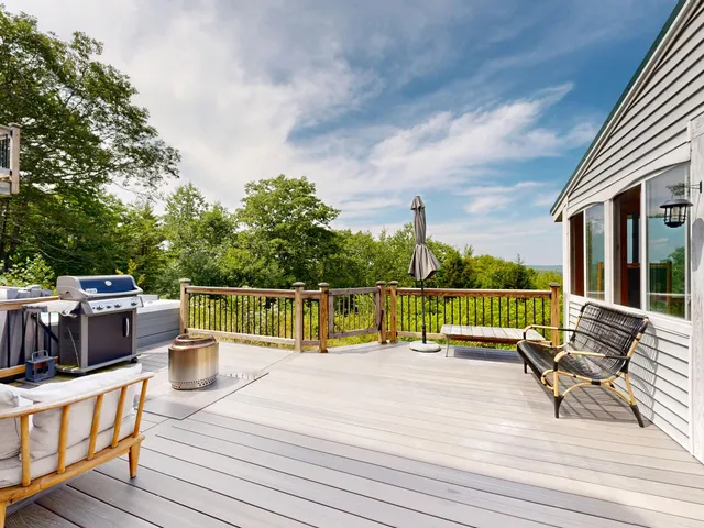 $695,000 | 26 Squiers Alley, Nobleboro, ME 04555