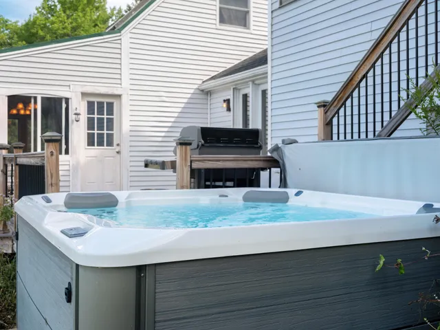 $695,000 | 26 Squiers Alley, Nobleboro, ME 04555