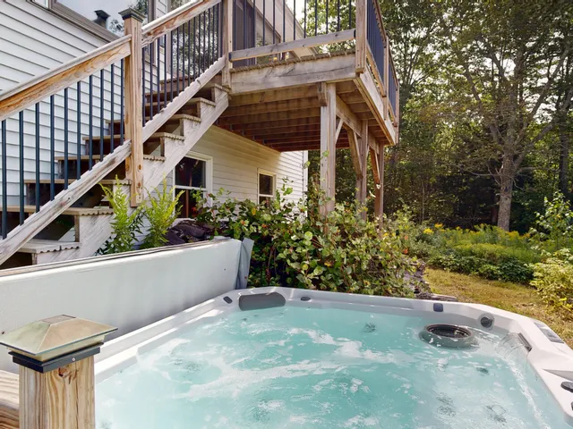 $695,000 | 26 Squiers Alley, Nobleboro, ME 04555