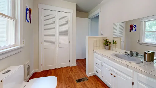 $695,000 | 26 Squiers Alley, Nobleboro, ME 04555