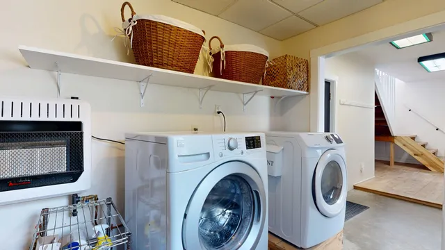 $695,000 | 26 Squiers Alley, Nobleboro, ME 04555