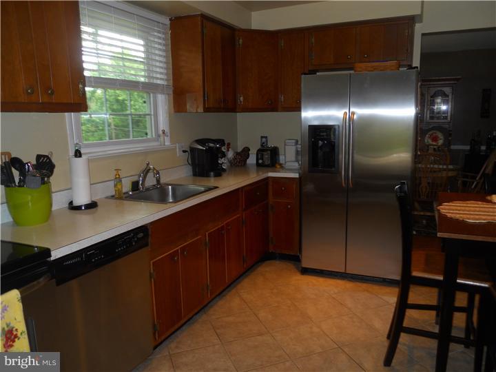 1960 Allentown Road Hatfield, PA 19440 - Photo 11 of 25 Kitchen