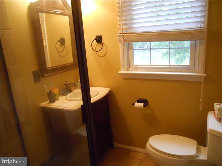 1960 Allentown Road Hatfield, PA 19440 - Photo 15 of 25 Bathroom