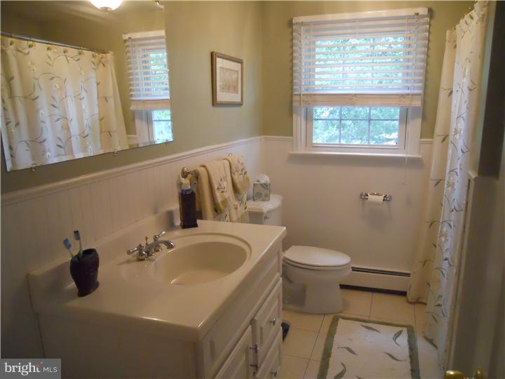 1960 Allentown Road Hatfield, PA 19440 - Photo 17 of 25 Bathroom