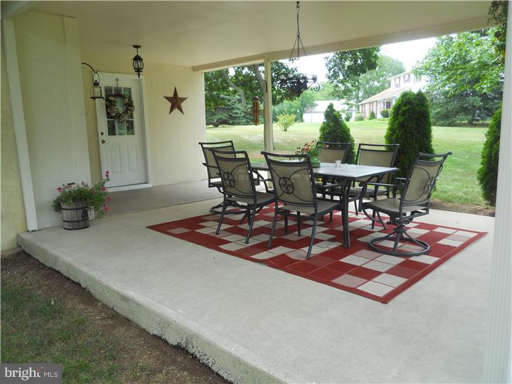 1960 Allentown Road Hatfield, PA 19440 - Photo 20 of 25 Patio