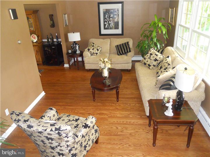1960 Allentown Road Hatfield, PA 19440 - Photo 6 of 25 Living Room