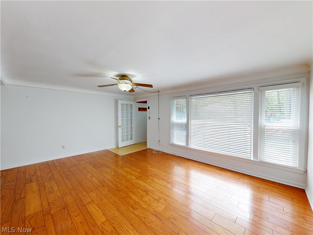 1049 Renfield Road Cleveland Heights, OH 44121 - Photo 4 of 25