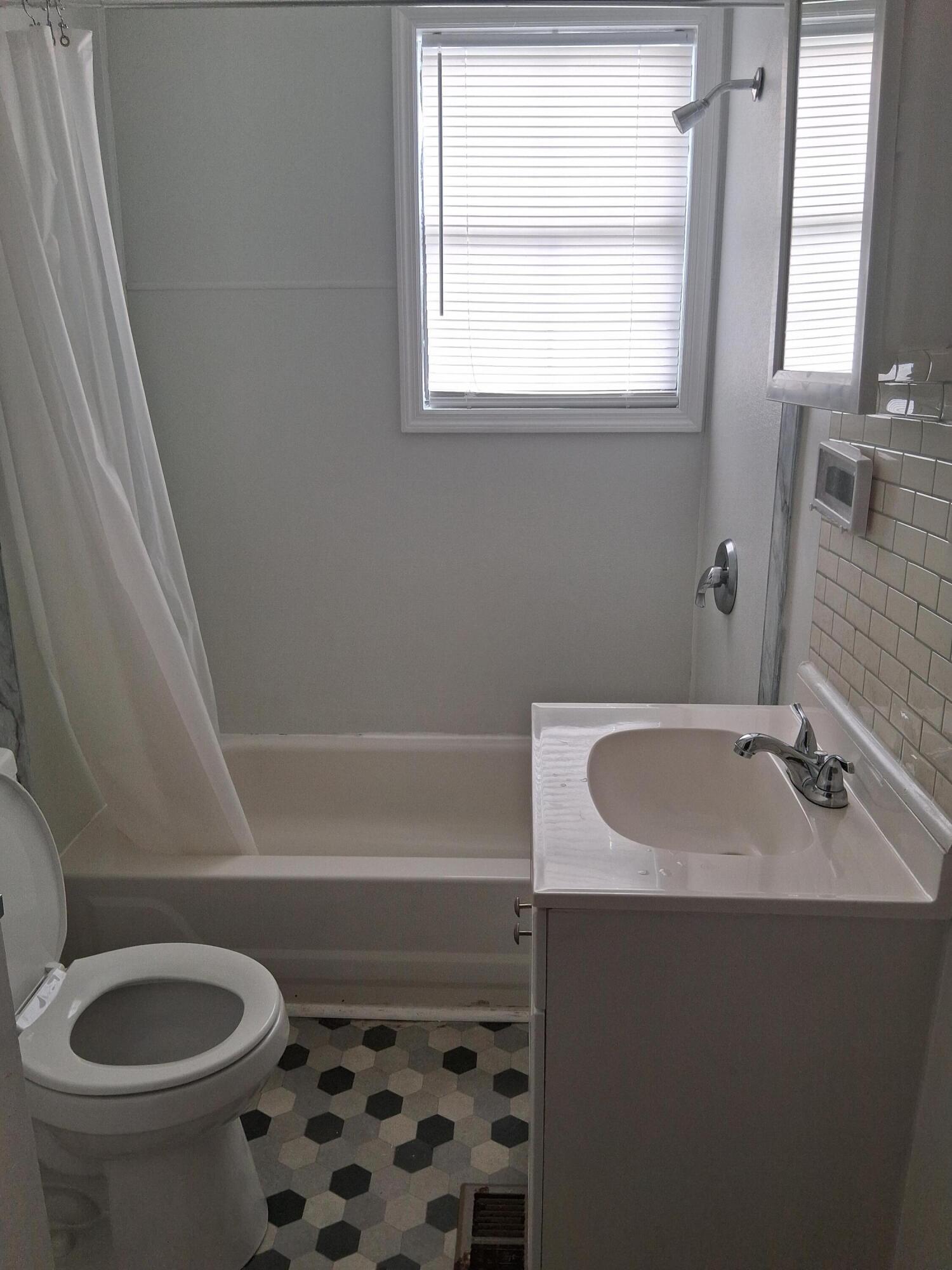 367 Emerald Street Walterboro, SC 29488 - Photo 8 of 12 bathroom