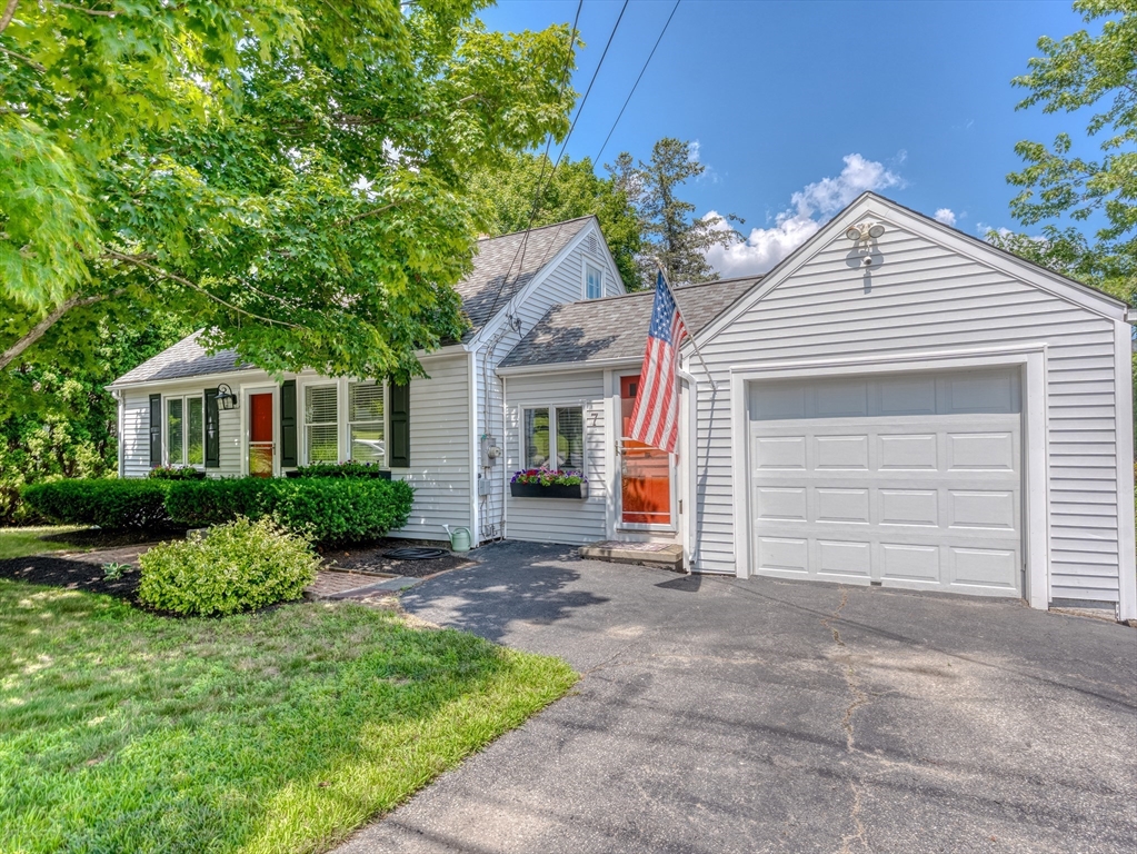 7 Manor Road Auburn, MA 01501 - Photo 1 of 33 Gallery Image 1