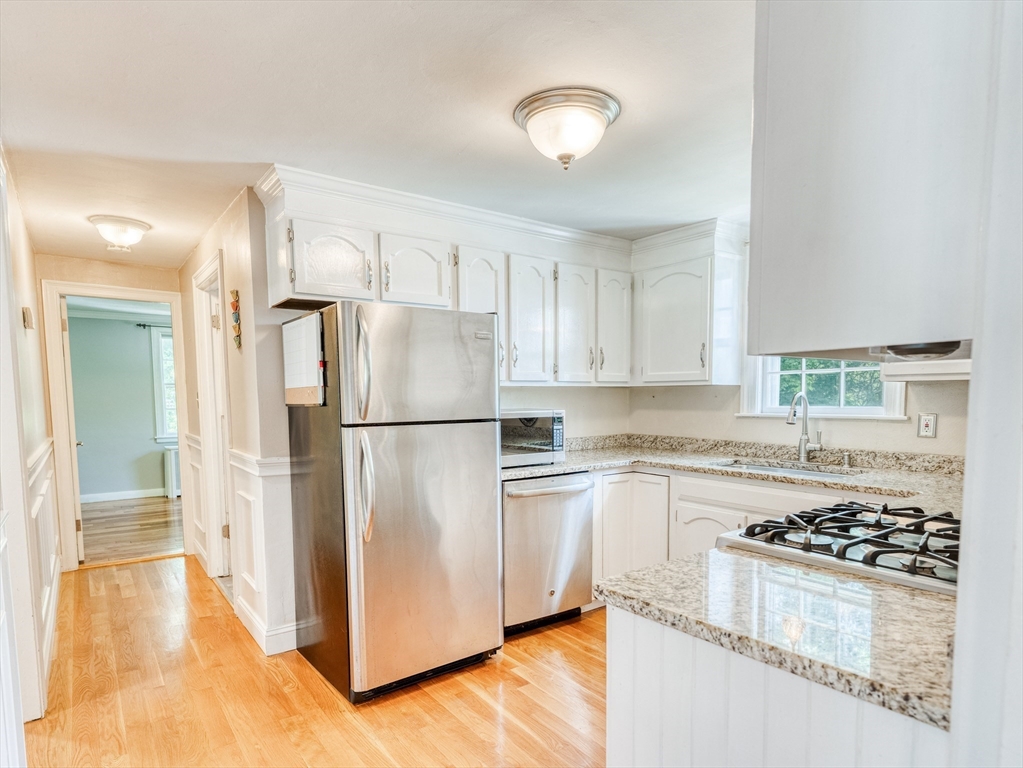 7 Manor Road Auburn, MA 01501 - Photo 15 of 33 Gallery Image 15