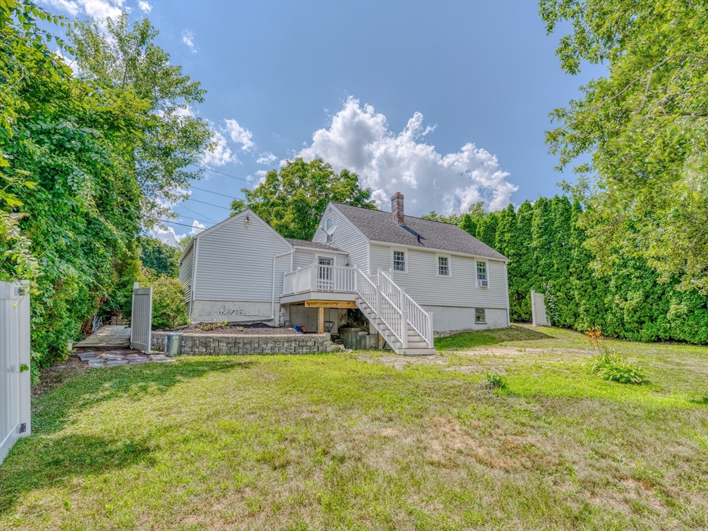 7 Manor Road Auburn, MA 01501 - Photo 4 of 33 Gallery Image 4