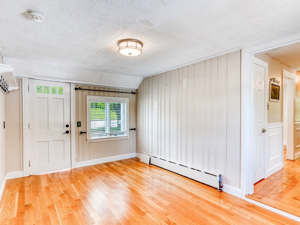7 Manor Road Auburn, MA 01501 - Photo 8 of 33 Gallery Image 8