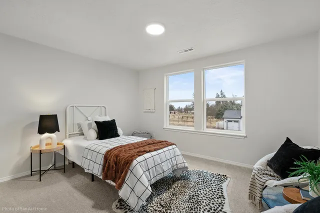 $499,990 | 304 North Viewmont Road, Unit 4/1 TALENT, Greenacres, WA 99016