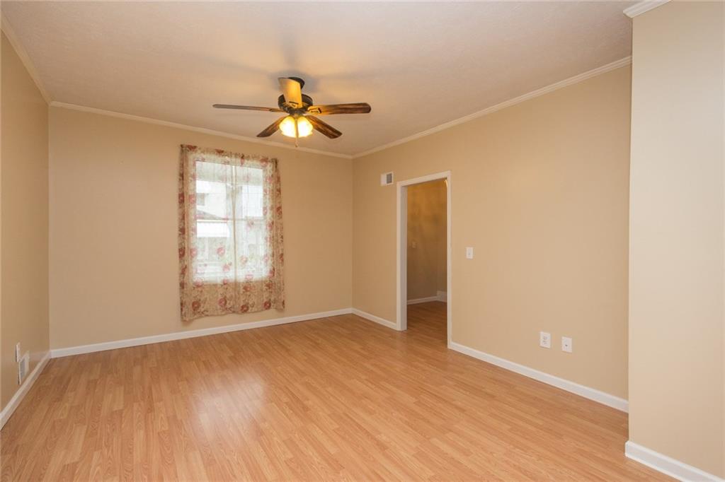 552 Pennsylvania Avenue Rochester, PA 15074 - Photo 4 of 15 Freshly Painted, New Flooring... Lots of room in your Family Room