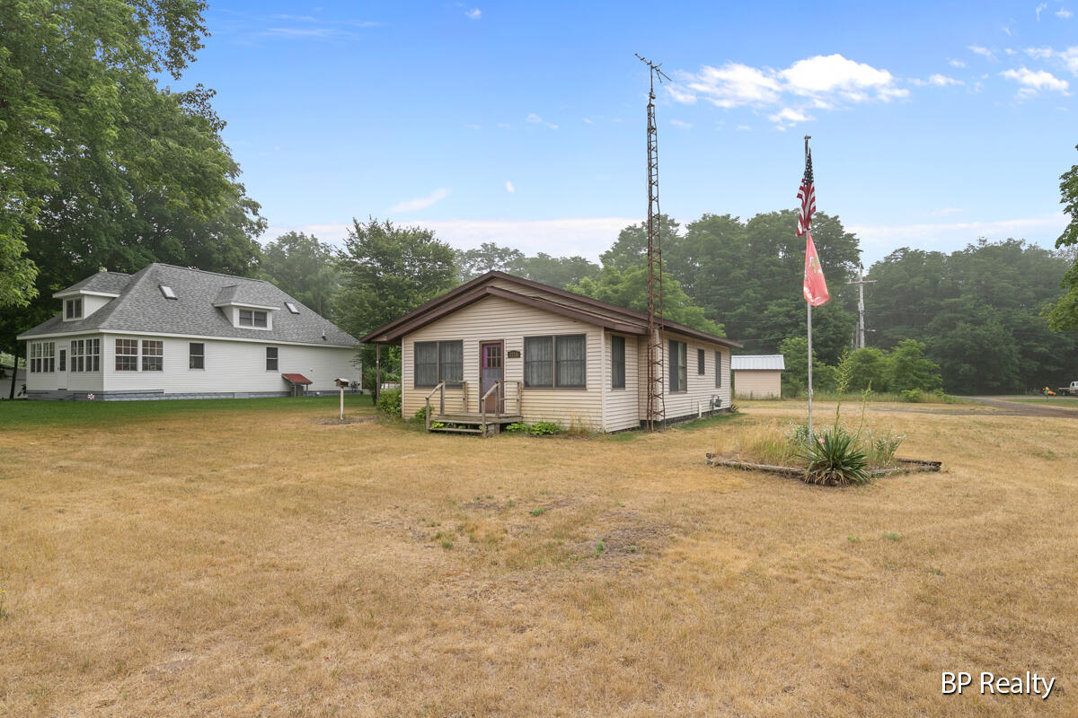 7715 Munger Road Ravenna, MI 49451 - Photo 2 of 25 IMG_1001