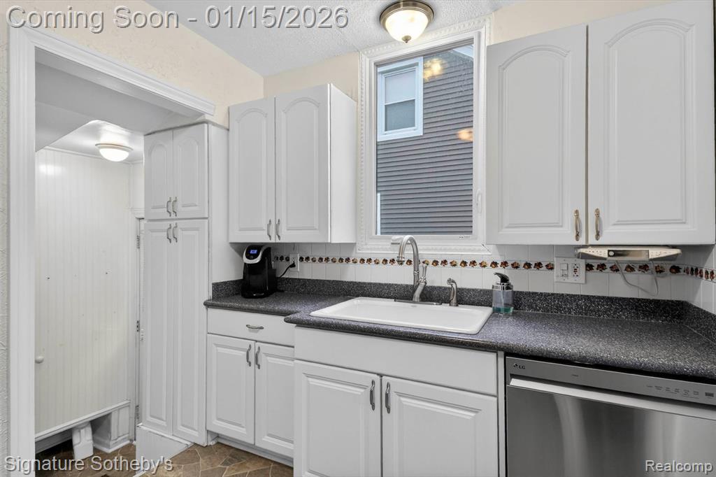 1022 Harvard Road Berkley, MI 48072 - Photo 13 of 44 Gallery Image 13