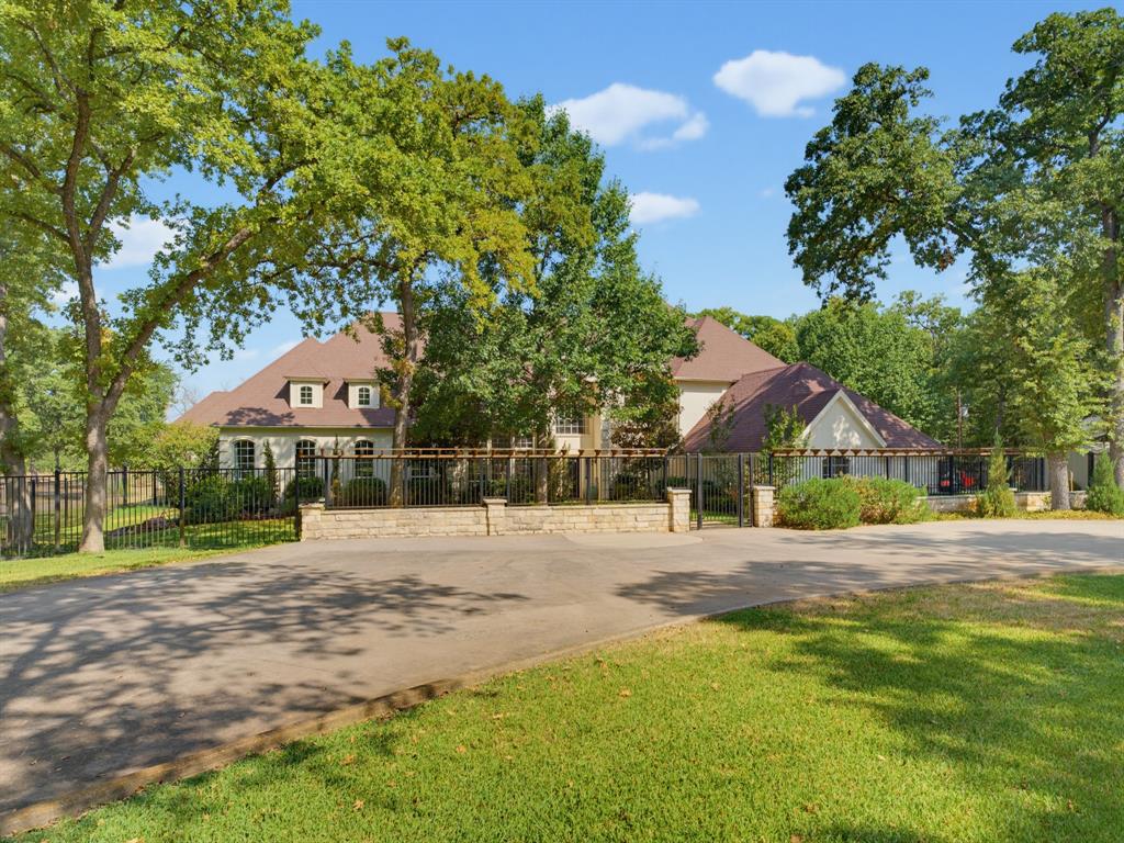 121 Comanche Moon Court Decatur, TX 76234 - Photo 2 of 38 Gallery Image 2