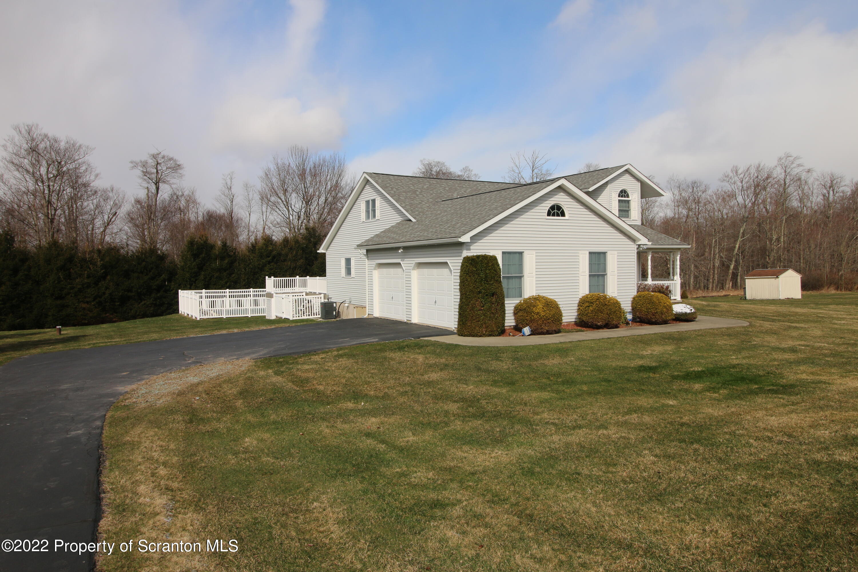 19 Wildernest Road Moscow, PA 18444 - Photo 2 of 38