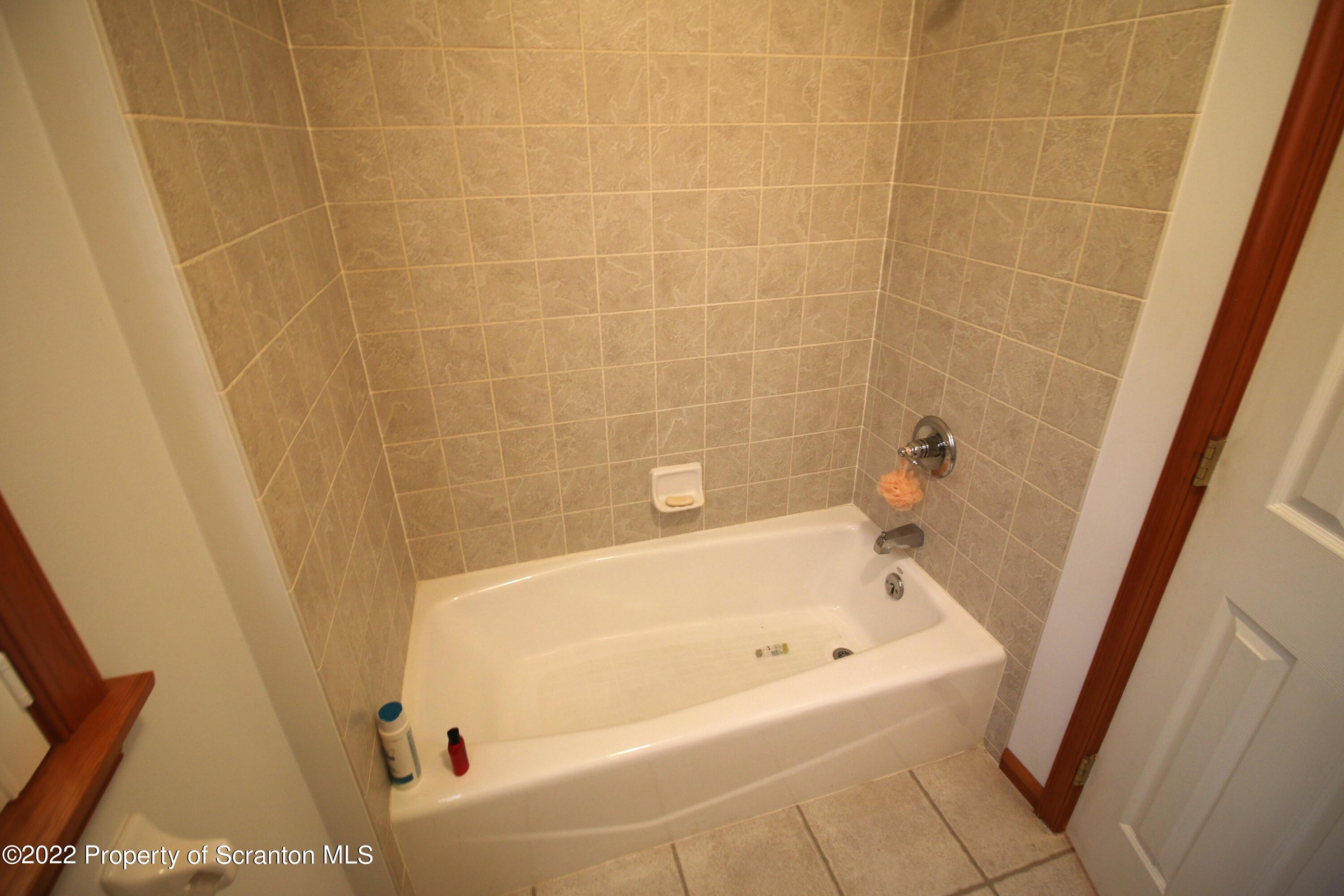 19 Wildernest Road Moscow, PA 18444 - Photo 28 of 38