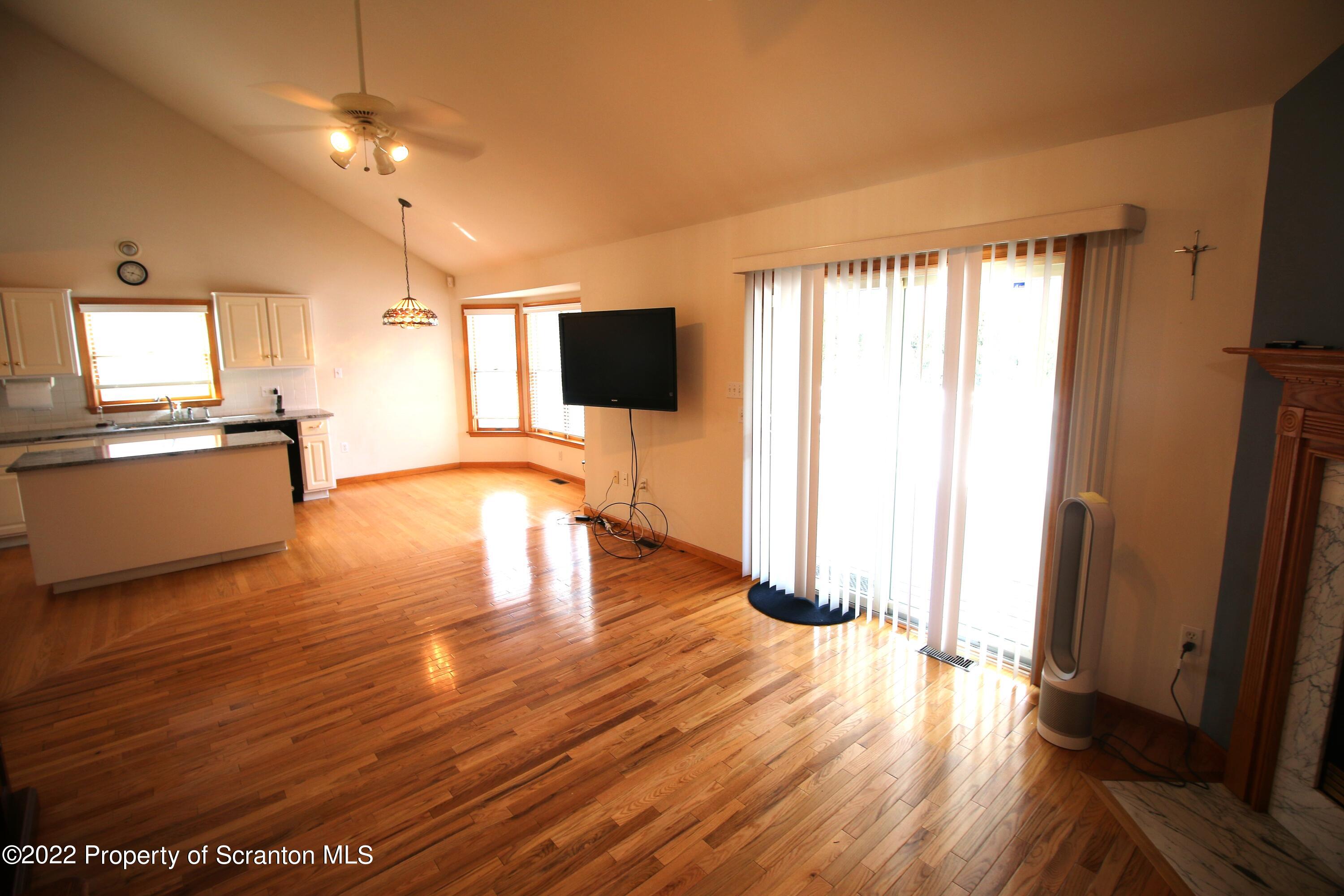 19 Wildernest Road Moscow, PA 18444 - Photo 8 of 38