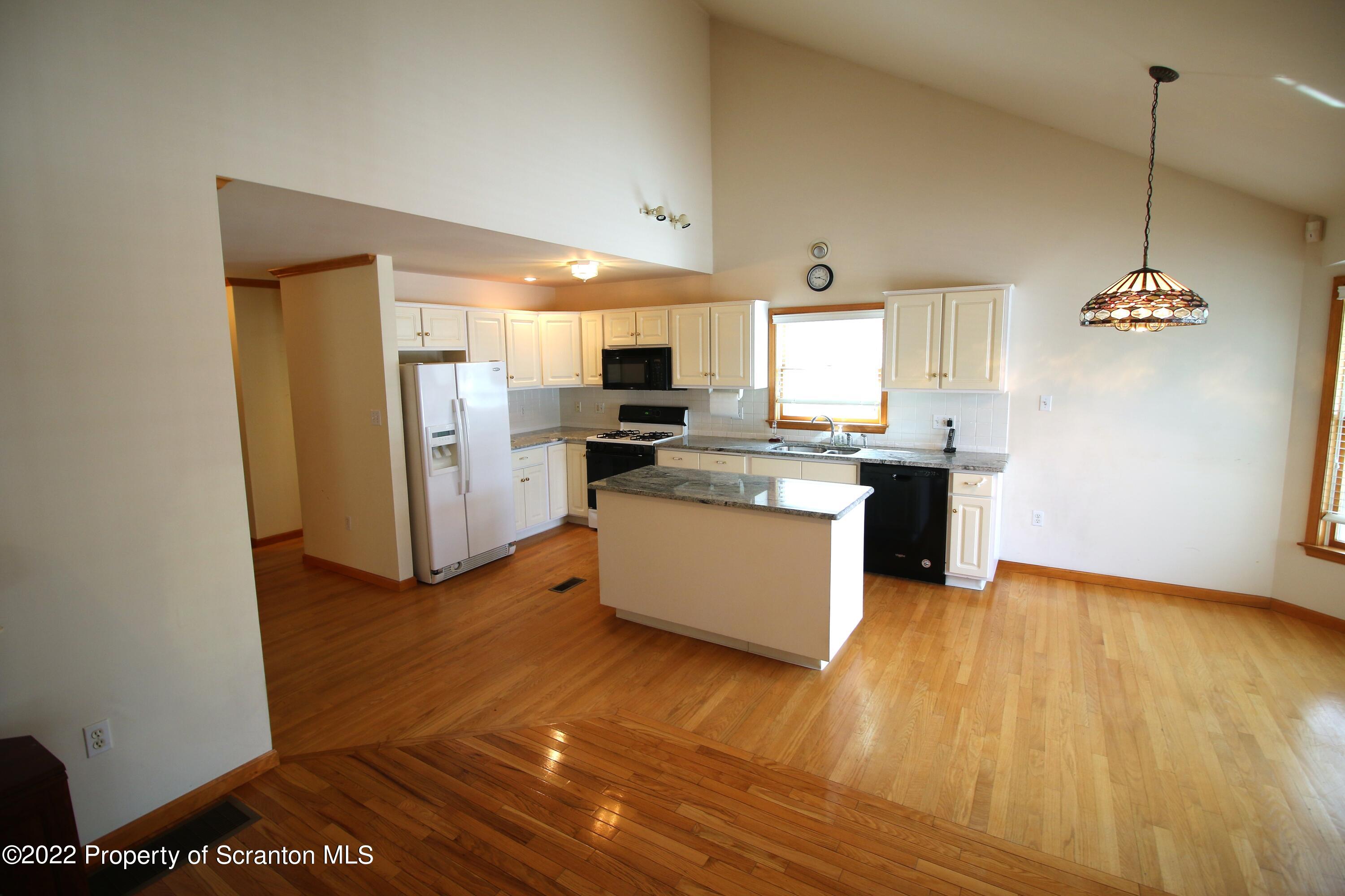 19 Wildernest Road Moscow, PA 18444 - Photo 9 of 38
