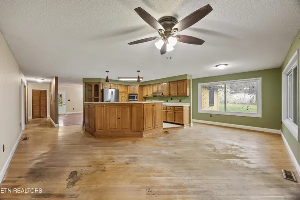 $439,900 | 1334 Niggs Creek Road, Oneida, TN 37841