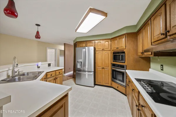 $439,900 | 1334 Niggs Creek Road, Oneida, TN 37841