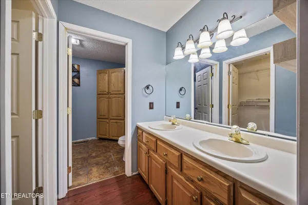 $439,900 | 1334 Niggs Creek Road, Oneida, TN 37841