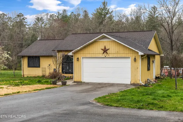 $439,900 | 1334 Niggs Creek Road, Oneida, TN 37841