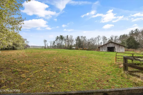 $439,900 | 1334 Niggs Creek Road, Oneida, TN 37841