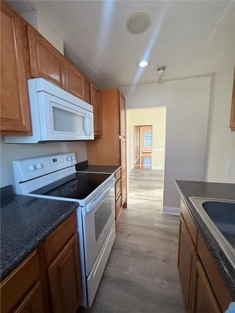 $2,195 | 212 East Street, Pawtucket, RI 02860
