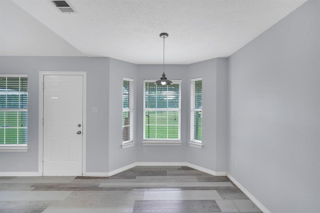 209 Alesha Road Red Oak, TX 75154 - Photo 5 of 16