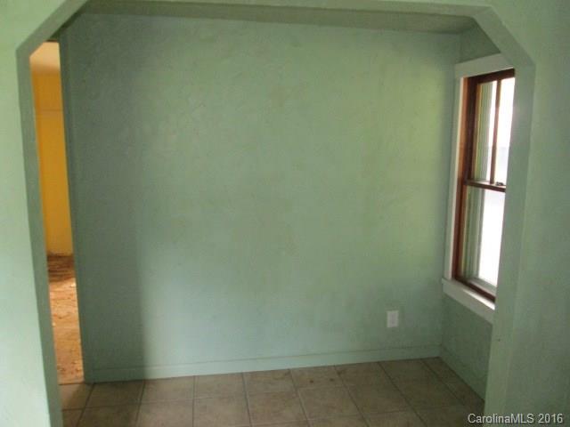 257 Upper Shut In Road Hot Springs, NC 28743 - Photo 7 of 24 Gallery Image 7