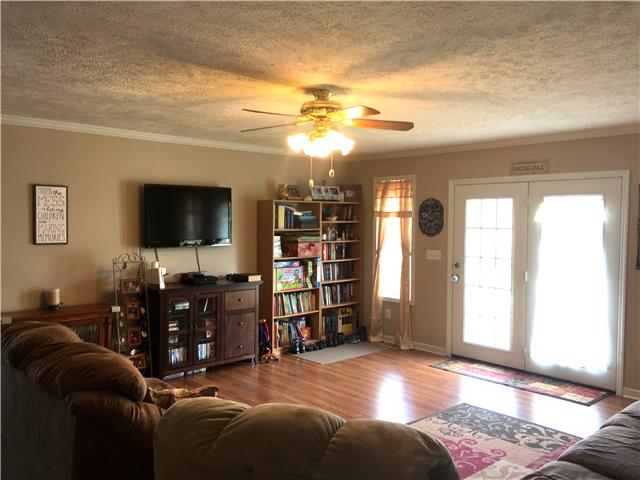 1904 Hunters Run Road Lewisburg, TN 37091 - Photo 6 of 12 BIG Living room area with beautiful laminate flooring