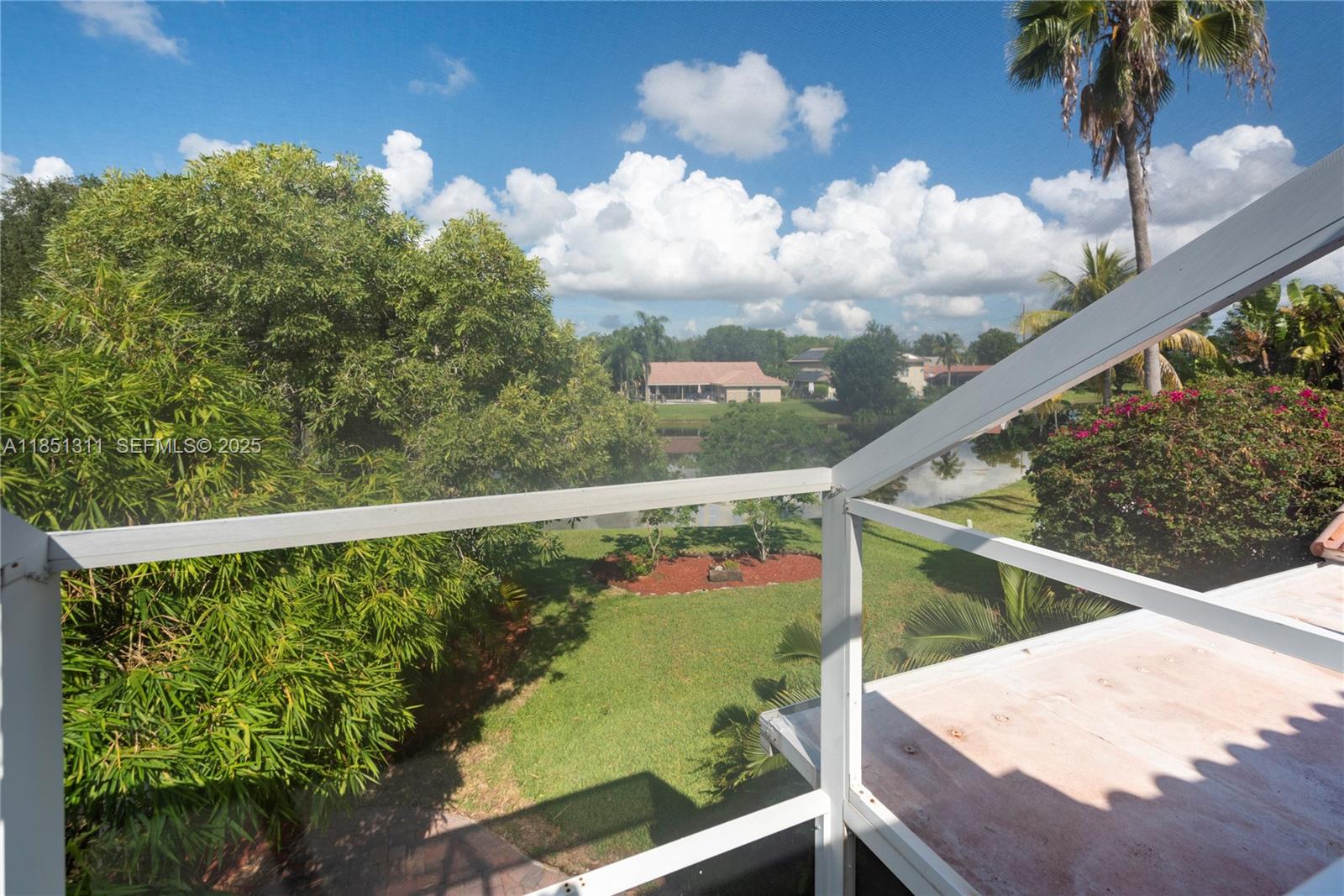 1075 San Luis Rey Weston, FL 33326 - Photo 13 of 35