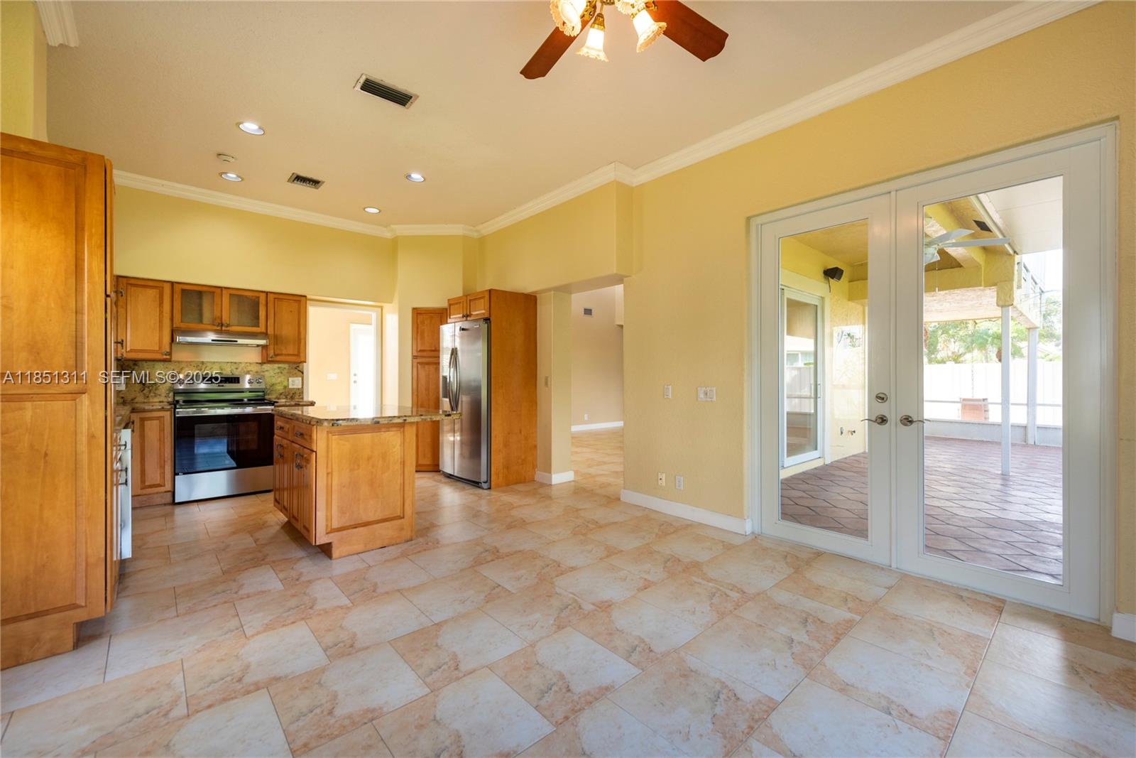 1075 San Luis Rey Weston, FL 33326 - Photo 8 of 35