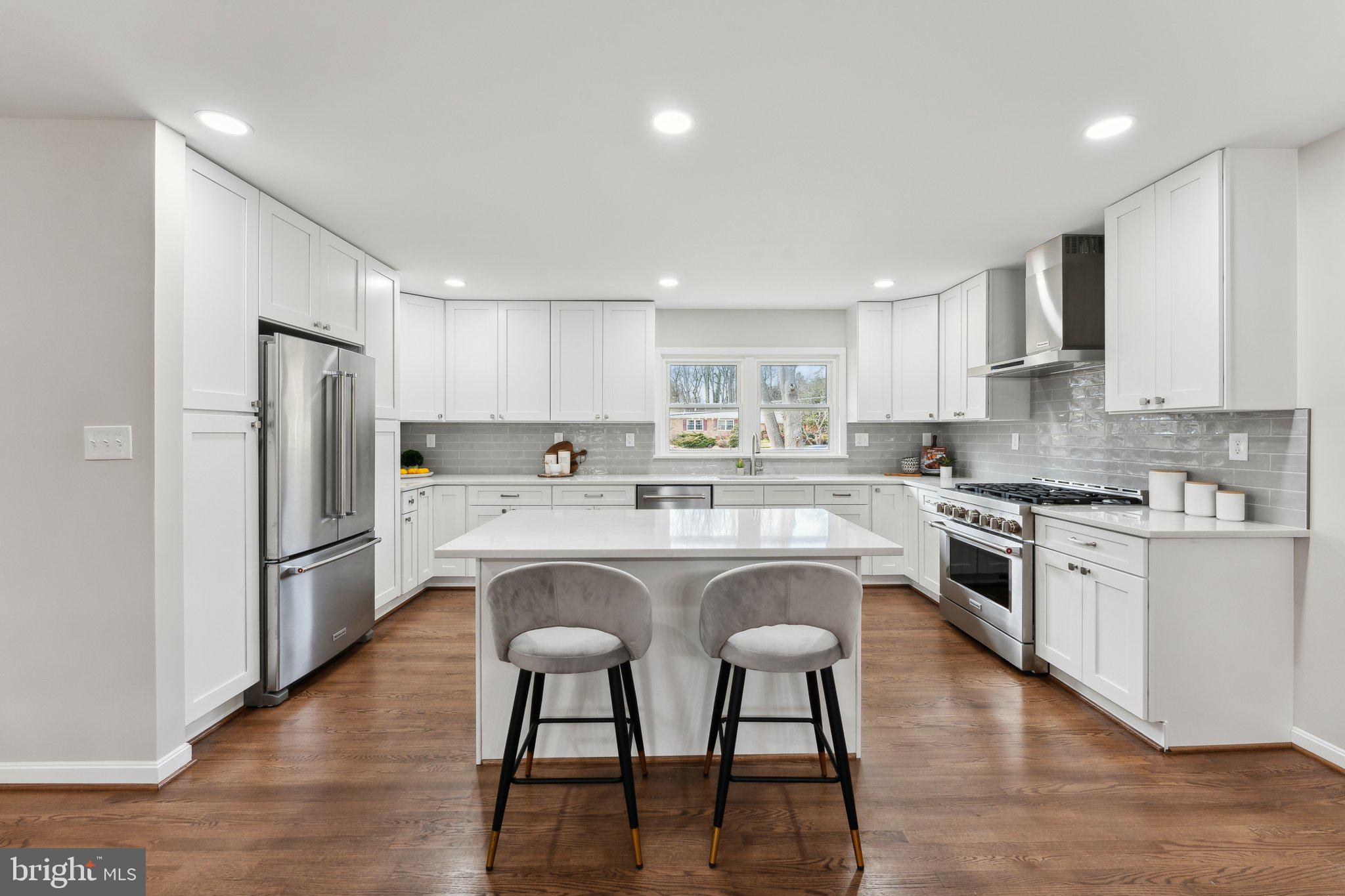 2109 Carrhill Road Vienna, VA 22181 - Photo 11 of 58 Gallery Image 11