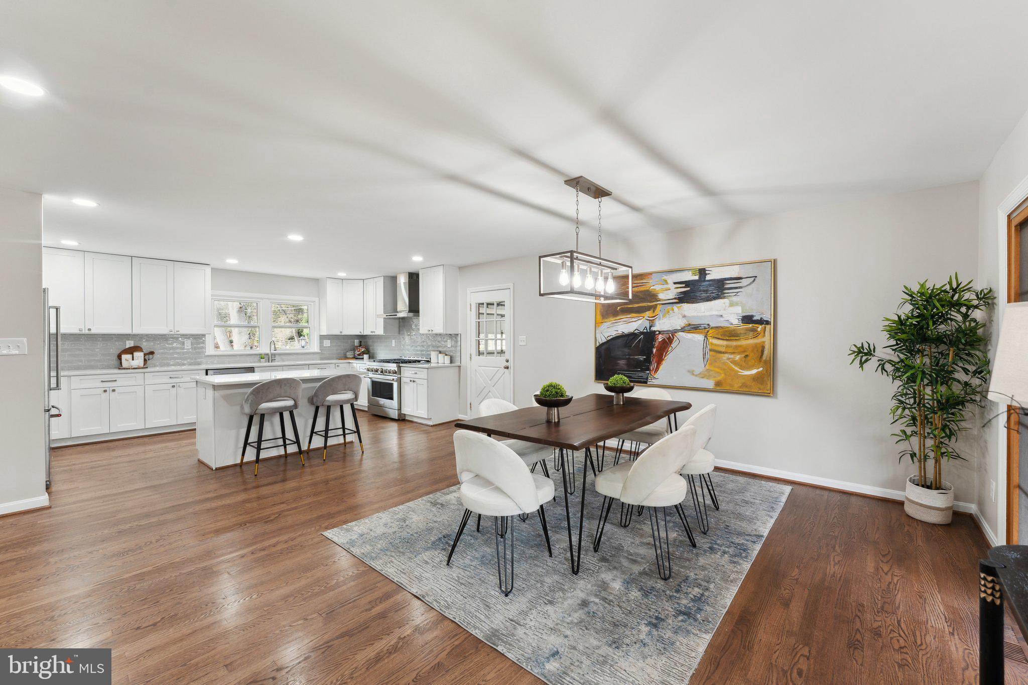 2109 Carrhill Road Vienna, VA 22181 - Photo 12 of 58 Gallery Image 12