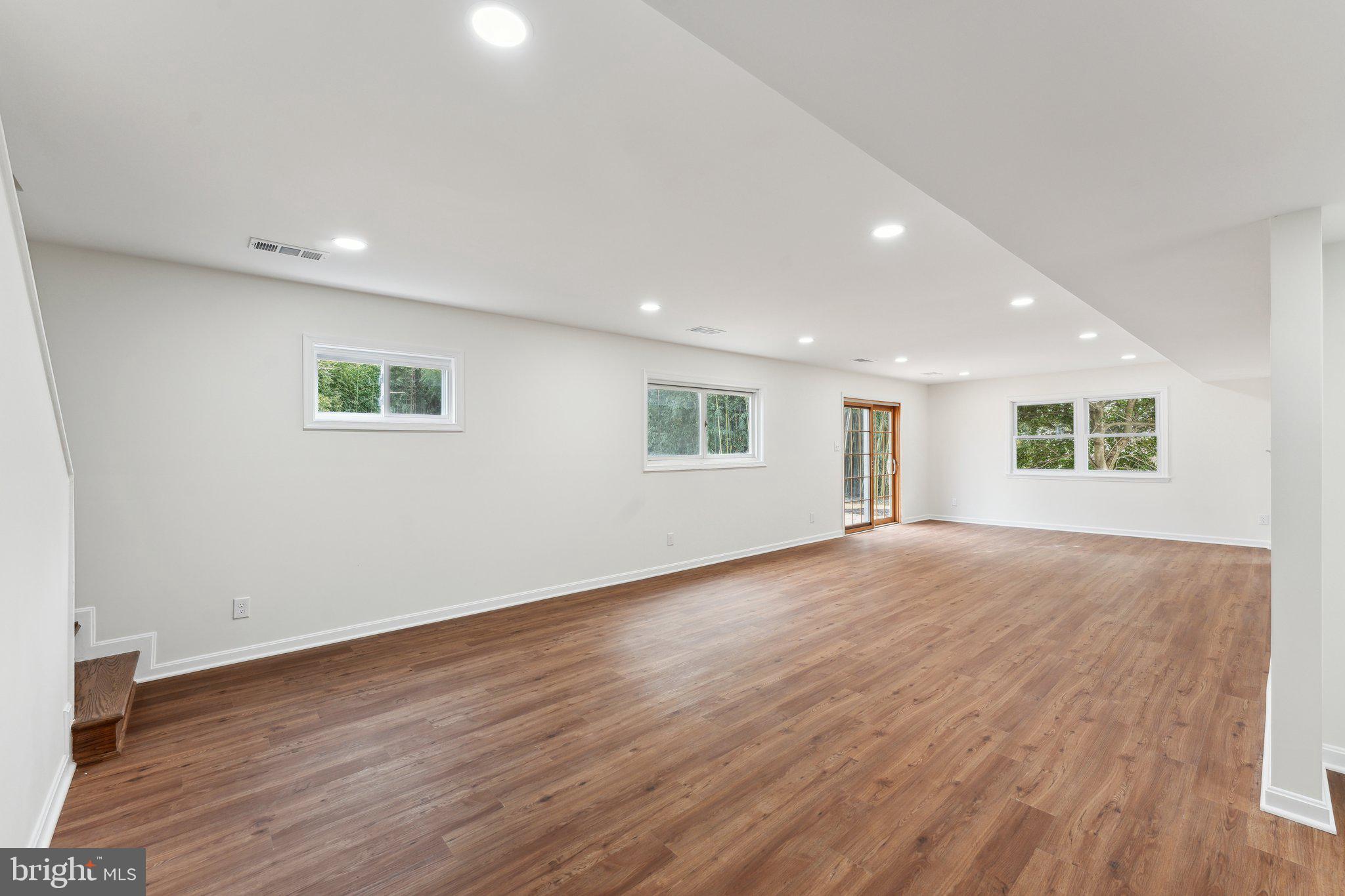 2109 Carrhill Road Vienna, VA 22181 - Photo 40 of 58 Gallery Image 40