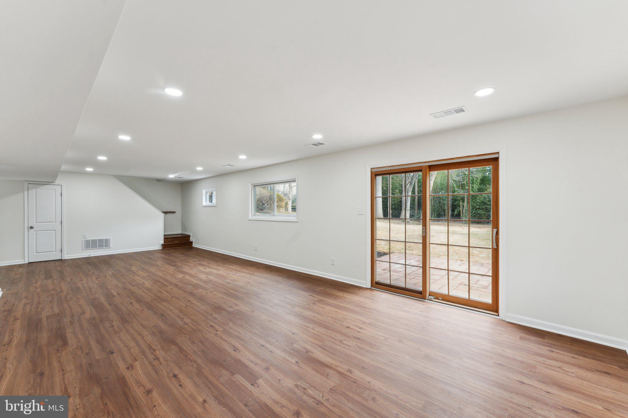 2109 Carrhill Road Vienna, VA 22181 - Photo 42 of 58 Gallery Image 42
