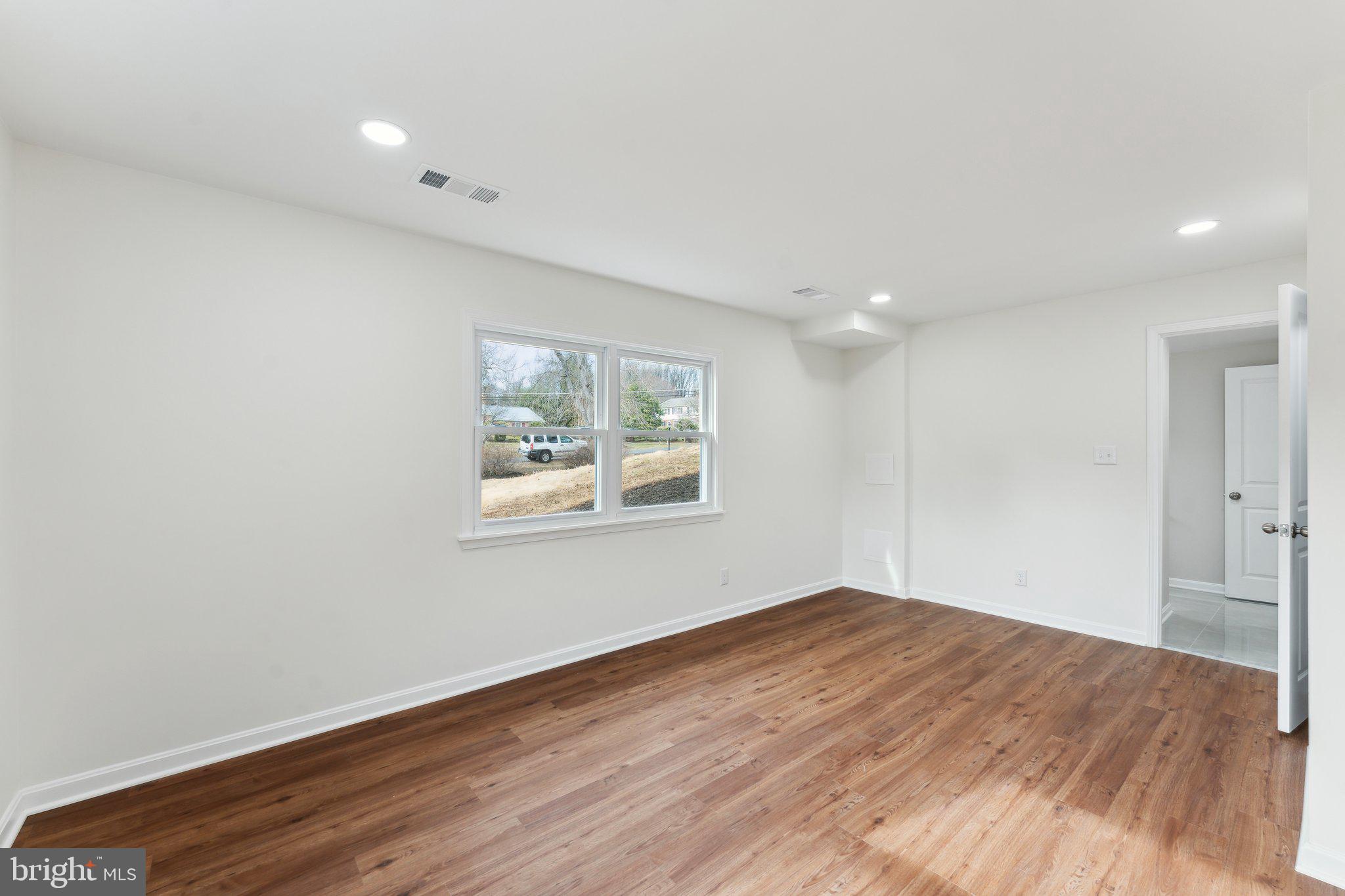 2109 Carrhill Road Vienna, VA 22181 - Photo 43 of 58 Gallery Image 43